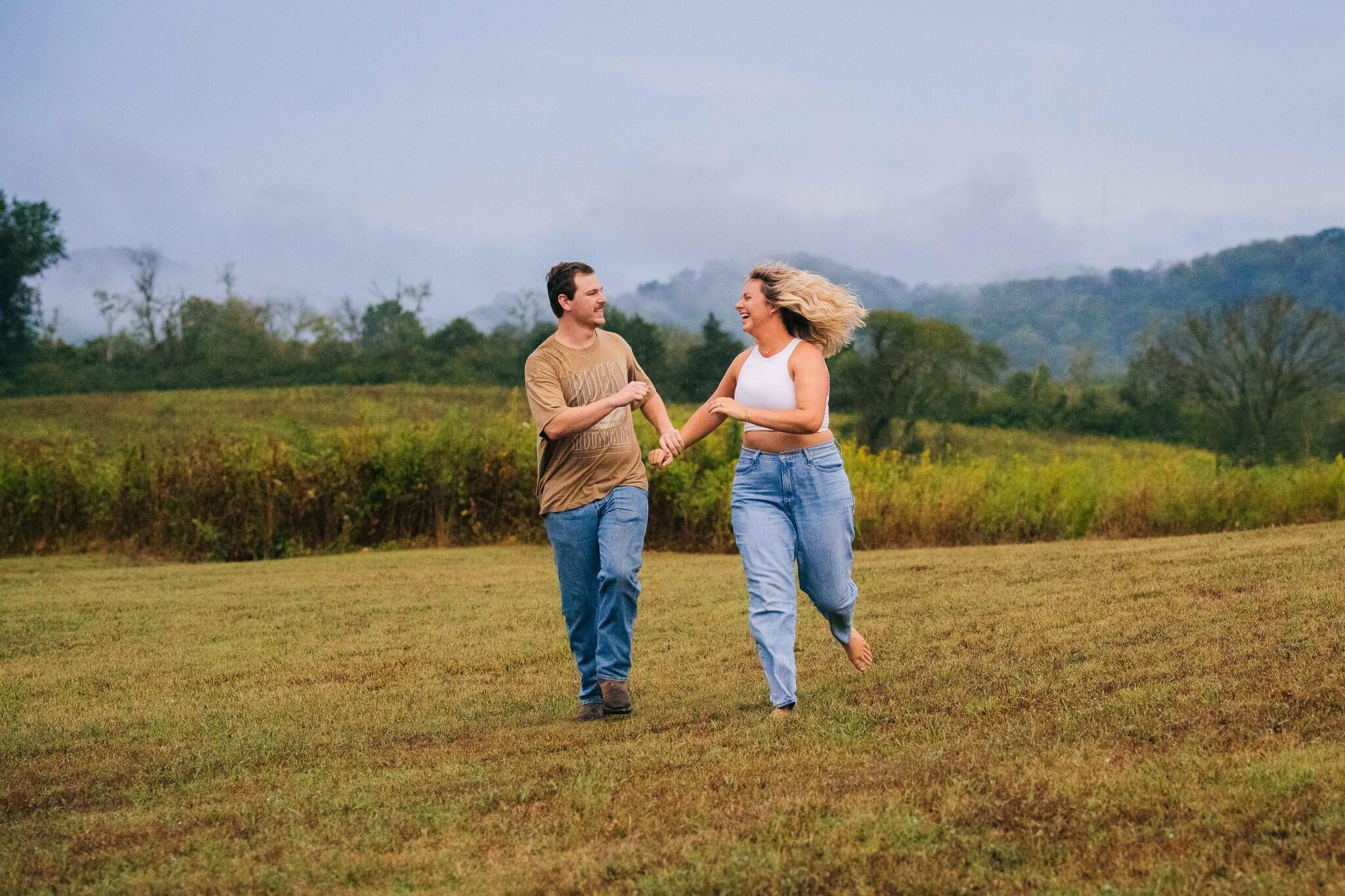 An Unforgettable Engagement Session with Breanna & Cory at Bells Bend Outdoor Center